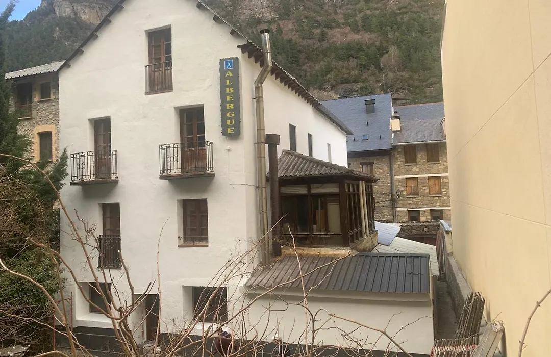 Albergue-Refugio Sargantana-1